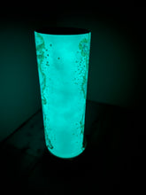 Load image into Gallery viewer, Blue Geode Glow Tumbler
